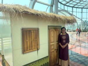 ದಾವಣಗೆರೆಯಲ್ಲೊಂದು ಸುಂದರ ಗಾಜಿನ ಮನೆ:ಒಮ್ಮೆ ನೋಡ ಬನ್ನಿ