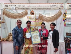 ಸ್ವ ಉದ್ಯೋಗಕ್ಕೆ ಇವರಿಗೆ ವರವಾಯಿತು ಭತ್ತದ ತೋರಣ- ಲಾವಂಚದ ಕರಕುಶಲ ವಸ್ತುಗಳು