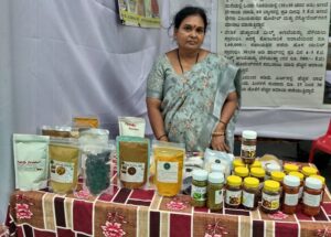 ಕೃಷಿ ಉತ್ಪನ್ನಗಳ ಮೌಲ್ಯವರ್ಧನೆಯಿಂದ ಸ್ವಾವಲಂಬನೆ ಸಾಧಿಸಿದ ಹಾವೇರಿ ಮಹಿಳೆ!