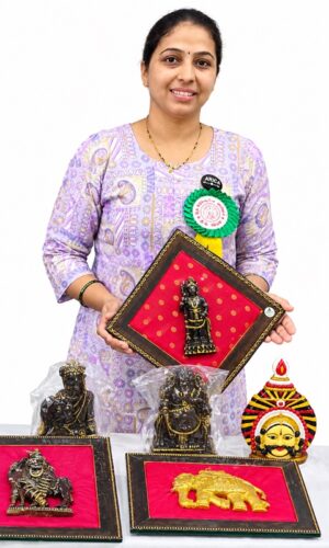 ಅಡಿಕೆ ತ್ಯಾಜ್ಯದಿಂದ ಇವರ ಕೈಯಲ್ಲಿ ಅರಳಿತು ಸುಂದರ ಕಲಾಕೃತಿಗಳು!